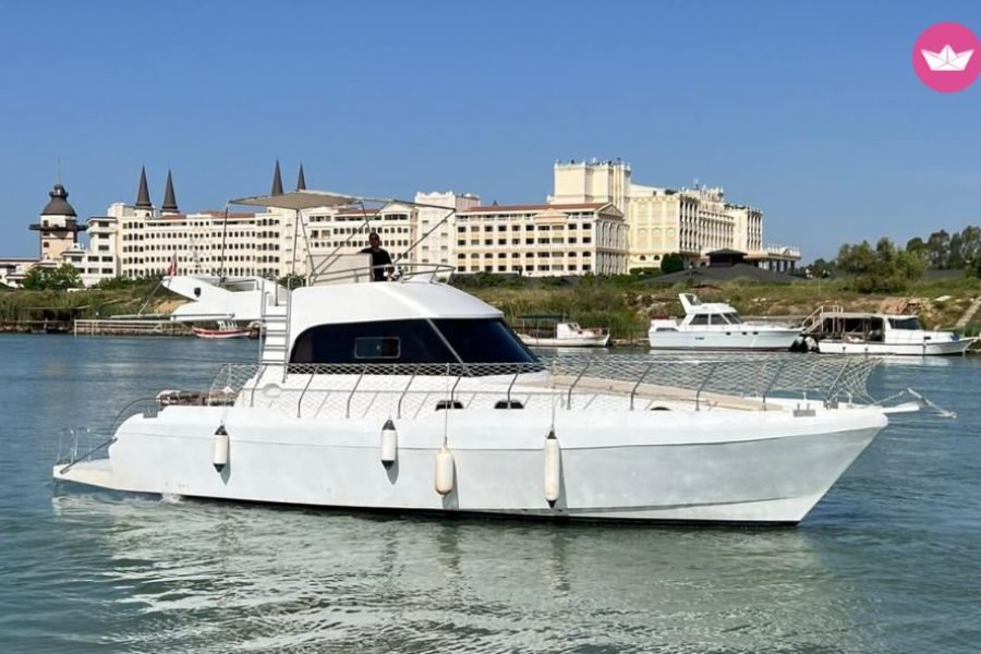 PRIVATE YACHT RENTAL 2025