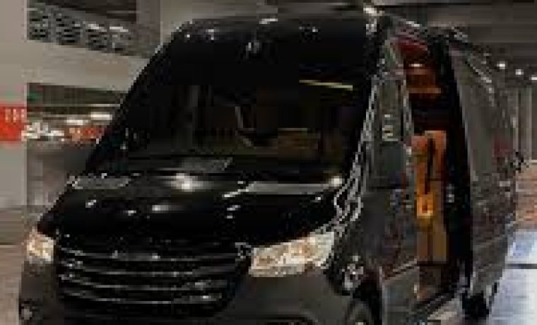 Mercedes-Benz Sprinter (13-Seater)