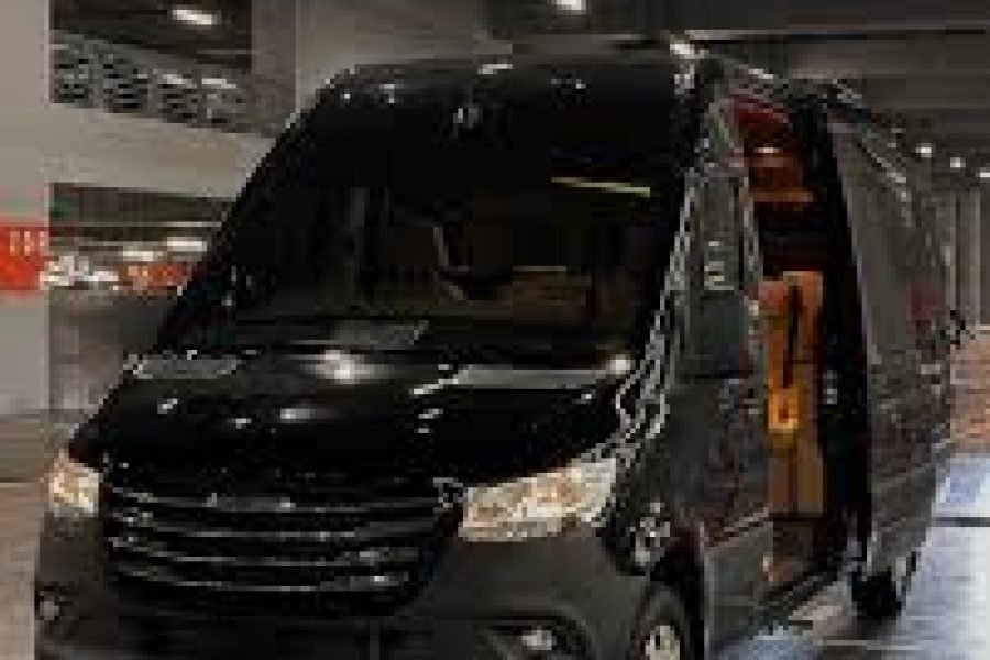 Mercedes-Benz Sprinter (13-Seater)