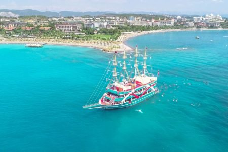 МОРСКАЯ ПРОГУЛКА НА ОСТРОВ ДЕЛЬФИНОВ